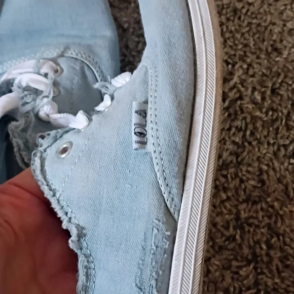 Lola Frayed Slip On Sneakers - Picture 4 of 4